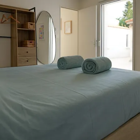 Jolie Maison Avec Terrasse Exterieure - 6 Personnes 度假居 *