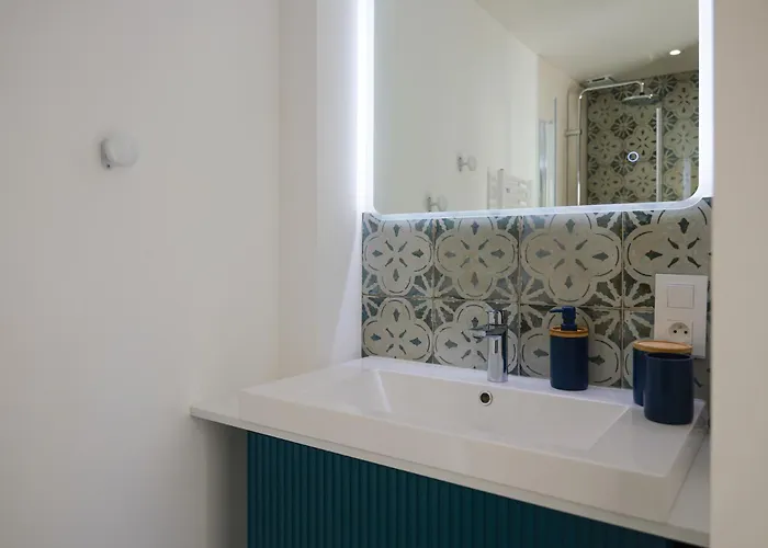 Jolie Maison Avec Terrasse Exterieure - 6 Personnes *