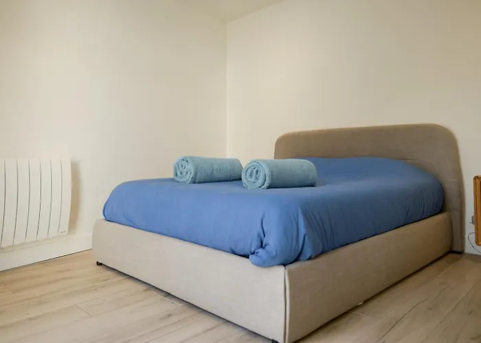 Jolie Maison Avec Terrasse Exterieure - 6 Personnes *