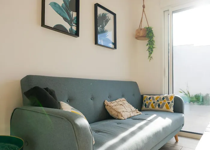 Jolie Maison Avec Terrasse Exterieure - 6 Personnes *